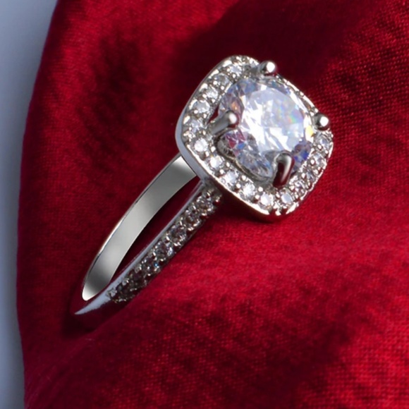 .925 Sterling Silver Cushioned Radiant AAA cz Ring - Picture 4 of 8